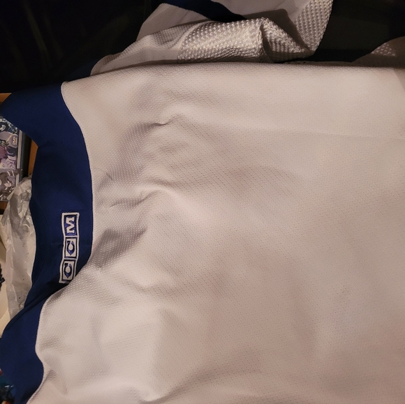 Maple leafs - Picture 3 of 12